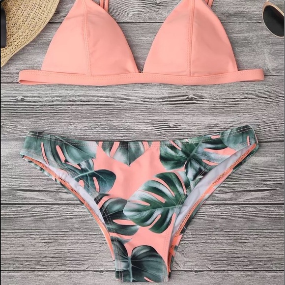 Other - Pink leave print bikini set